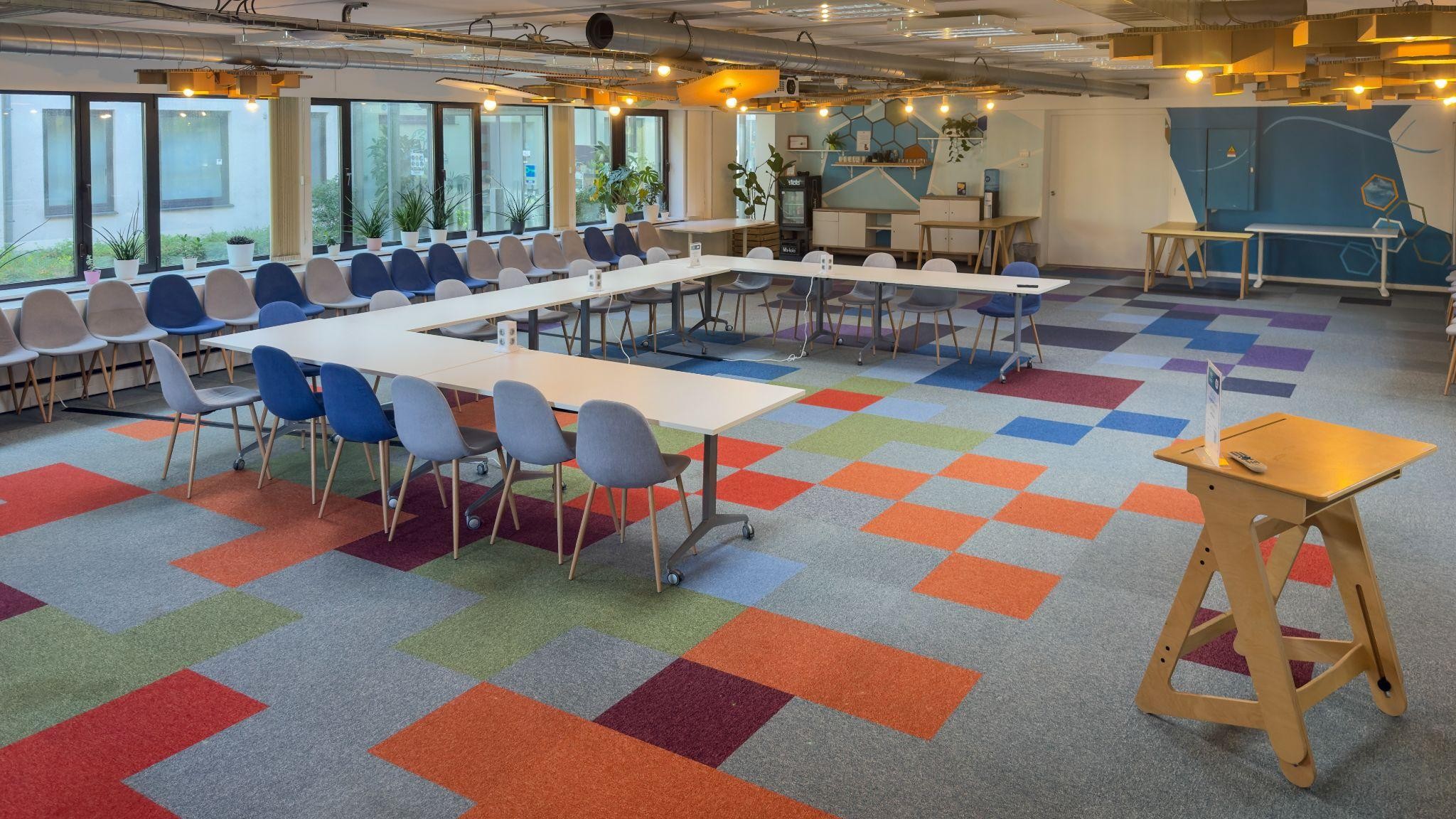 Co-Creation Hall — U-Shape setup